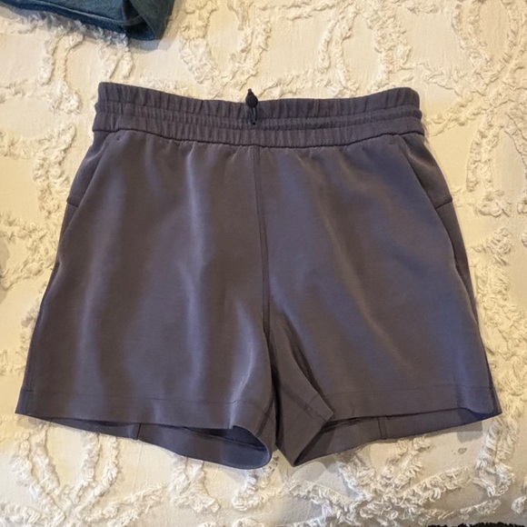 Lululemon Softstreme High-Rise Short 4 in - Picture 1 of 7
